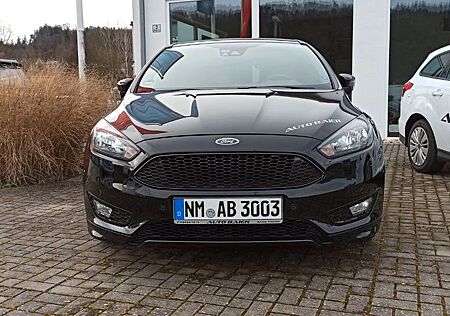 Ford Focus Turnier ST-Line, Navi