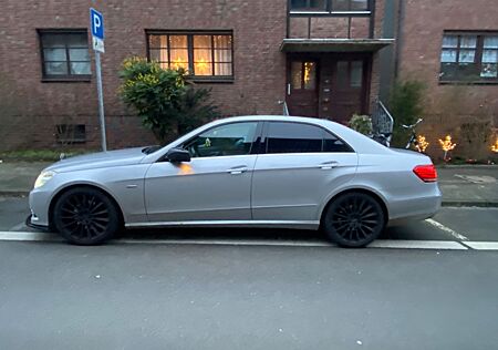 Mercedes-Benz E 350 CGI - gepflegt und Top Zustand
