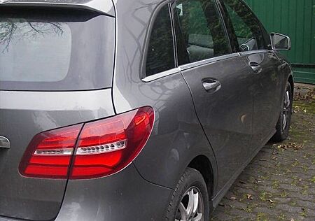 Mercedes-Benz B 200 d