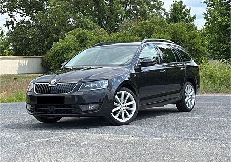 Skoda Octavia Combi Joy PDC LED SzH ACC