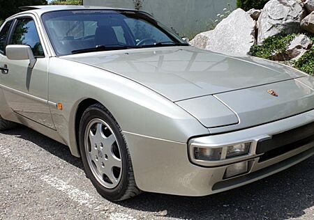 Porsche 944 Celebration Targa