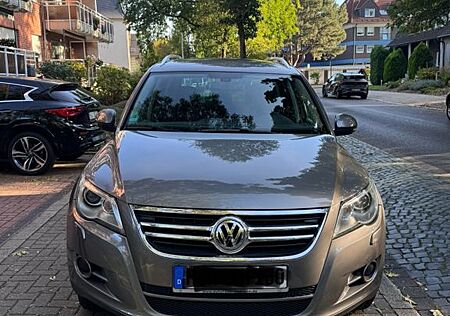 VW Tiguan Volkswagen 2.0 TDI Automatik - Volllederausstattung