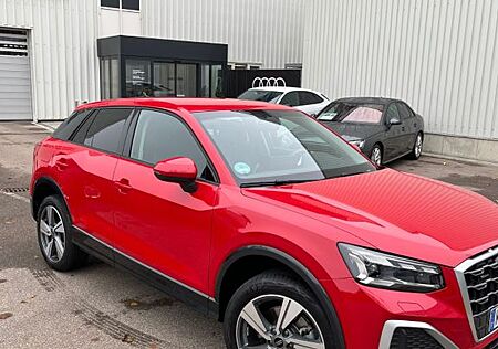 Audi Q2 40 TFSI S tronic quattro advanced Matrix AHK