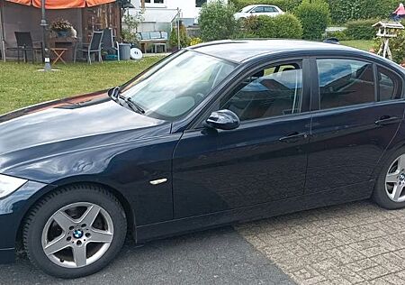BMW 318i E90 I-Drive ,TÜV 2027