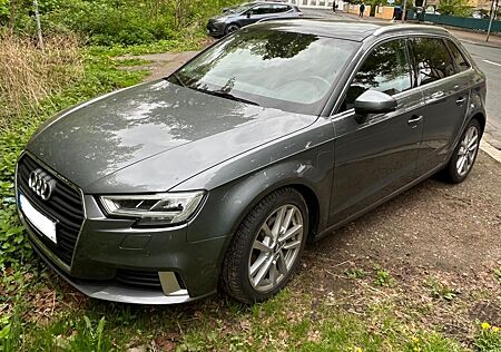 Audi A3 2.0 TDI S Tronic Sportback *AHK* *Standhzg*