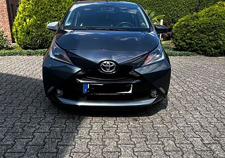 Toyota Aygo (X) Aygo 1.0 (69 PS)