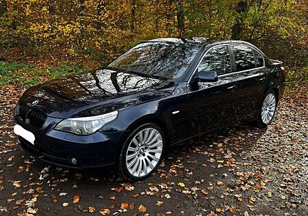 BMW 525i A -