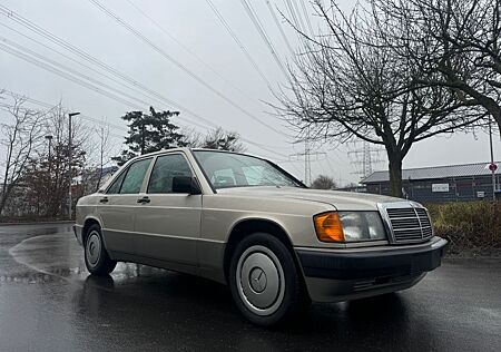 Mercedes-Benz 190 190E 1.8 1-HAND/NUR 136TKM/AUTOMATIK/TOP ZUSTAND