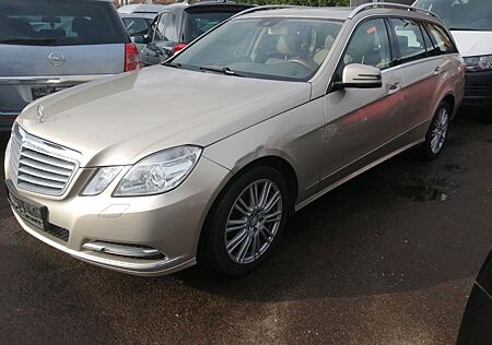 Mercedes-Benz E 220 ELEGANCE"Tüv bis 10.2025"