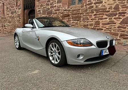 BMW Z4 2.2i**Garagenwagen*top Zustand