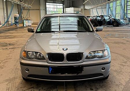 BMW 320i -