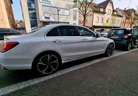 Mercedes-Benz C 300 e Autom. -
