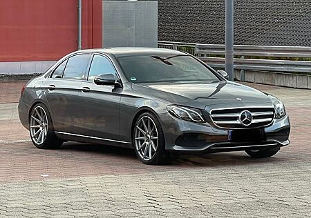 Mercedes-Benz E 250 AVANTGARDE Autom. AVANTGARDE