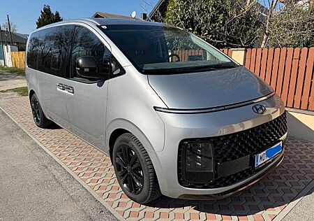 Hyundai Staria 2.2 CRDi Signature 7-Sitzer Auto 4WD ...