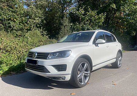 VW Touareg Volkswagen 3.0 V6 TDI BlueMotion Tech.