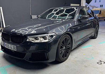 BMW M550i xDrive A -