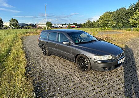 Volvo V70 R