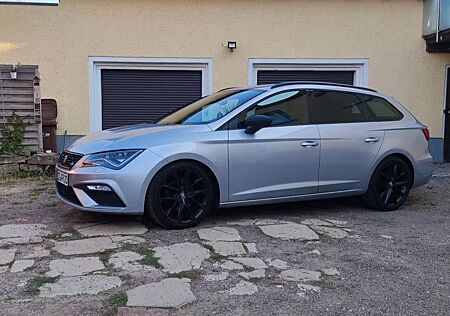 Seat Leon 2.0 TDI 110kW FR Black Matt Edition Bj. 20