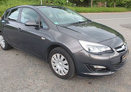 Opel Astra J Lim. 5-trg. Selection