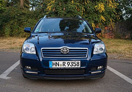 Toyota Avensis Kombi 2.2 D-CAT Executive NEUE TUV