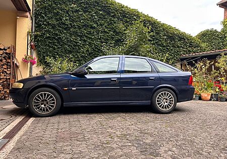 Opel Vectra 1.8 16V Comfort