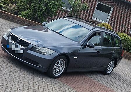 BMW 318i touring -