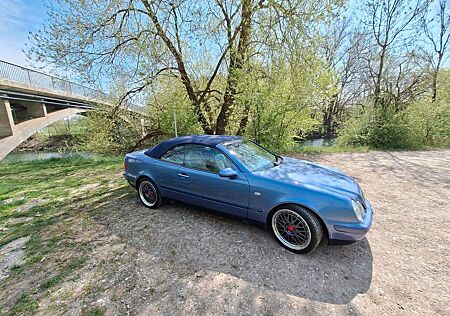 Mercedes-Benz CLK 200 AVANTGARDE