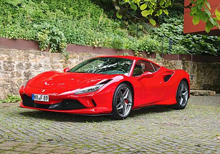 Ferrari F8 Tributo Lift/LED-Lnkrd/Alcantara/Karbon/JBL