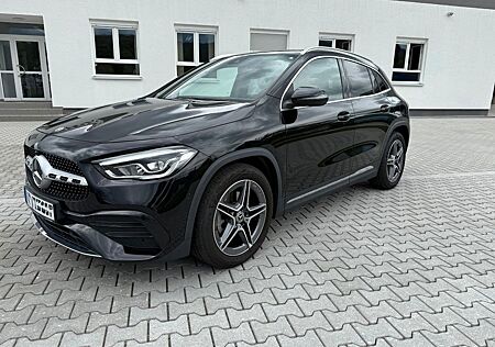 Mercedes-Benz GLA 250 4MATIC DCT mit AMG Paket