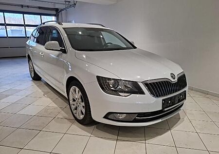 Skoda Superb Combi 2.0 TDI Xenon Navi SHZ