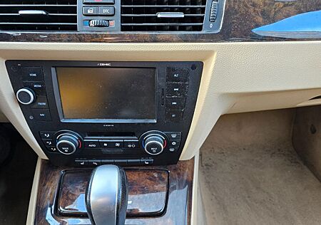 BMW 325i -