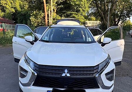 Mitsubishi Eclipse Cross 2.4 PLUG-IN HYBRID 4WD Basis Basis