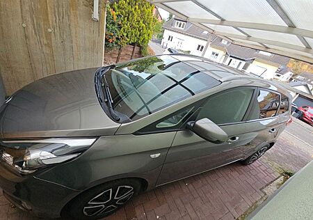 Kia Carens 1.7 CRDi 136PS FIFA World Cup Edition...