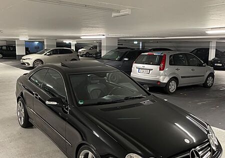 Mercedes-Benz CLK 200 KOMPRESSOR AVANTGARDE AMG