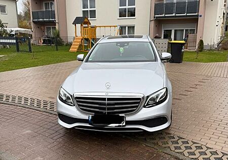 Mercedes-Benz E 220 d T Autom.