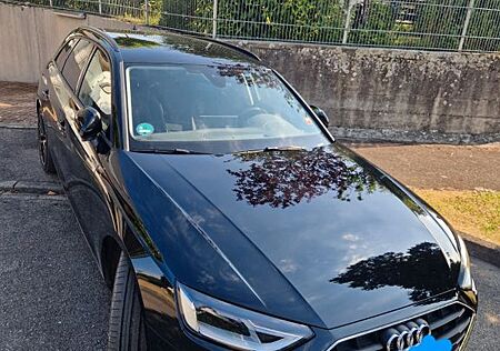 Audi A4 40 TDI S tronic Avant -