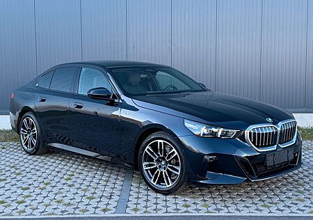 BMW 520i *M*Sport*Limo*HuD*360K*Glasdach*Keyless*Glas