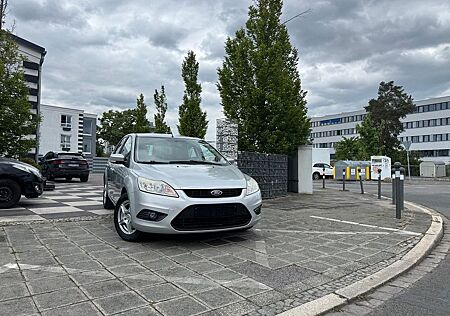 Ford Focus 1,6 Klima. TÜV Neu