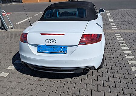 Audi TT Roadster 2.0 TFSI S tronic quattro -