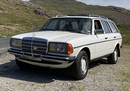 Mercedes-Benz 300 W123 3.0 TD