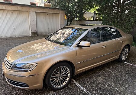 VW Phaeton Volkswagen 4.2 V8 4MOTION Tiptronic 4-Sitzer -