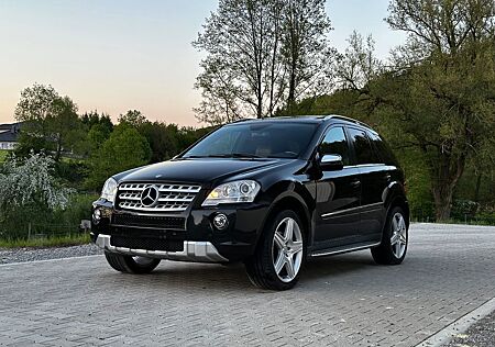 Mercedes-Benz ML 320 ML 350 CDI AMG H&K/AHK/HU05.27/DESIGNO/AIRMATIC