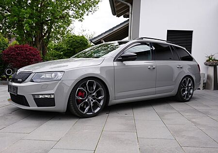 Skoda Octavia 2.0 TSI RS Combi RS "Gepfeffert" - 19"