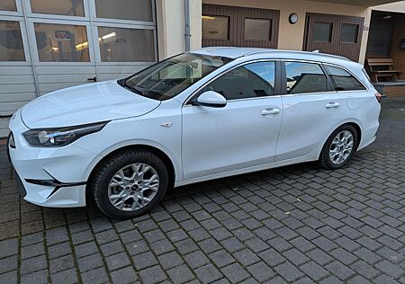 Kia Cee'd Sportswagon 1.5 T-GDI DCT Vision Sport...