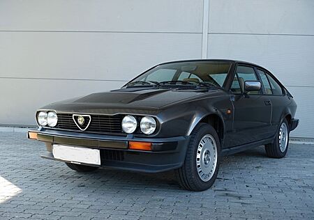 Alfa Romeo GTV 2.5 in Top Zustand