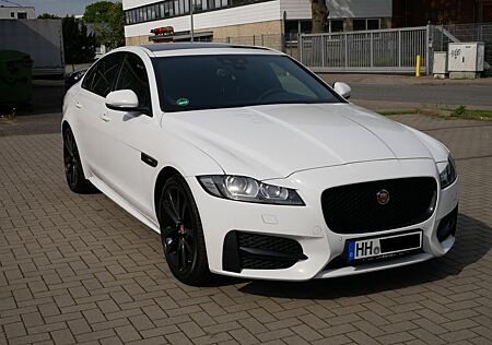 Jaguar XF 30d 300PS R-Sport Automatik R-Sport V6 Motor