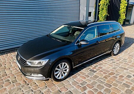 VW Passat Variant Volkswagen Highline LED Leder Navi ACC CarPl