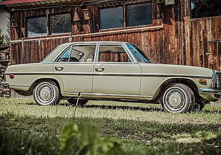 Mercedes-Benz 300 W115 300D Strich8 5 Zyl 4Gang-Autom. 240D 3.0