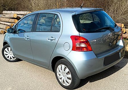 Toyota Yaris 1,3-l-VVT-i Sol