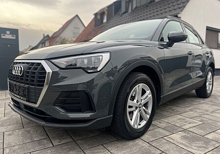 Audi Q3 35 TDI basis 1.Hand topzustand service neu